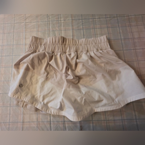 Lululemon - Picture 2 of 9